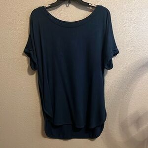 Matty M Women’s Blue Top Size LG